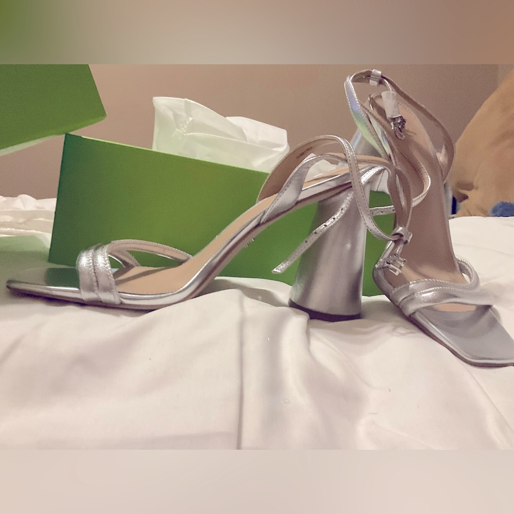 Sam Edelman kia silver leather